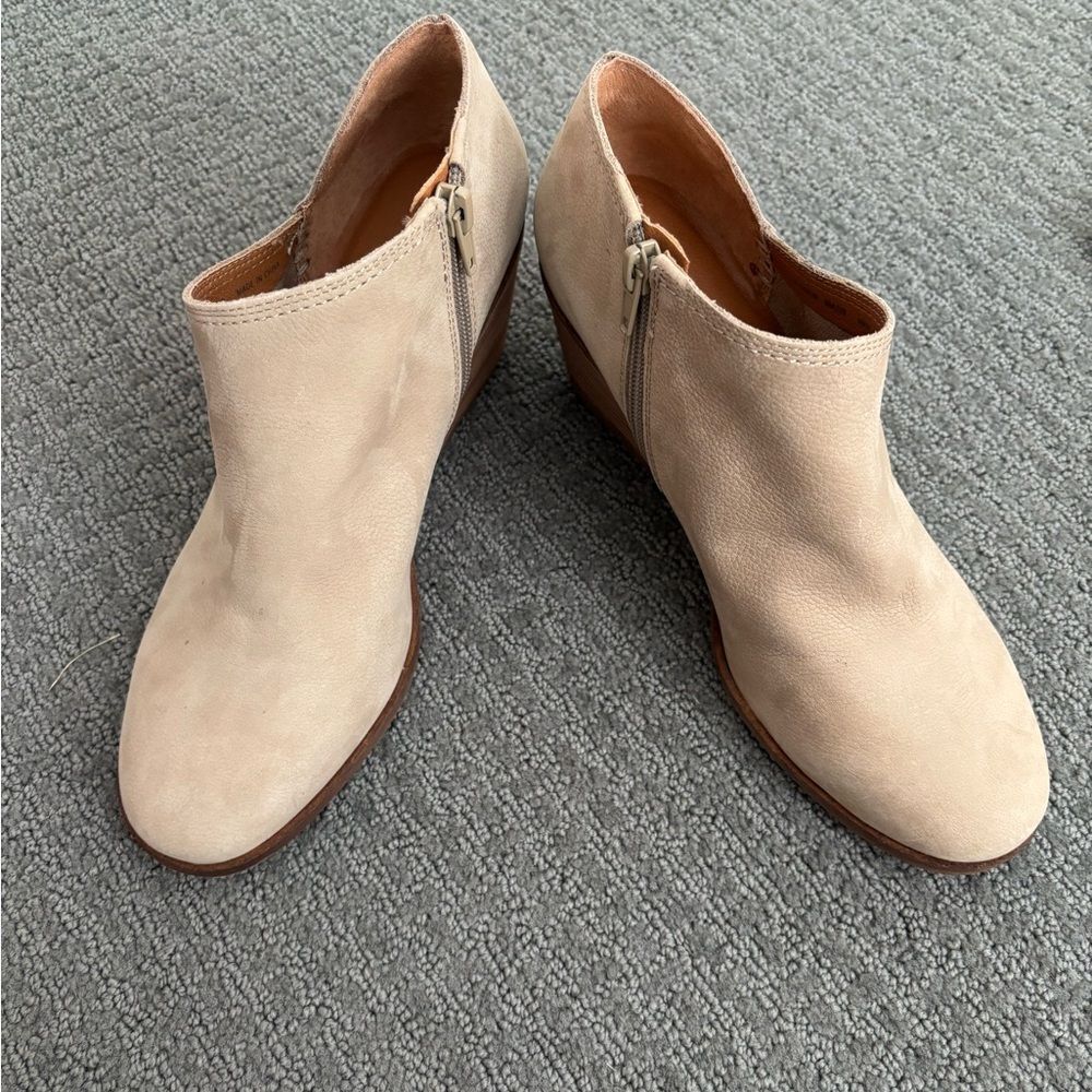 Lucky Brand Cream Suede Ankle Booties
